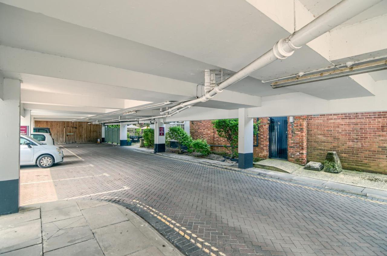 Mercure Salisbury White Hart Hotel & Apartments Екстер'єр фото