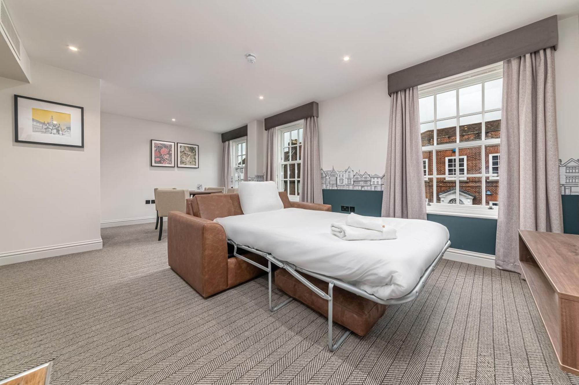Mercure Salisbury White Hart Hotel & Apartments Екстер'єр фото