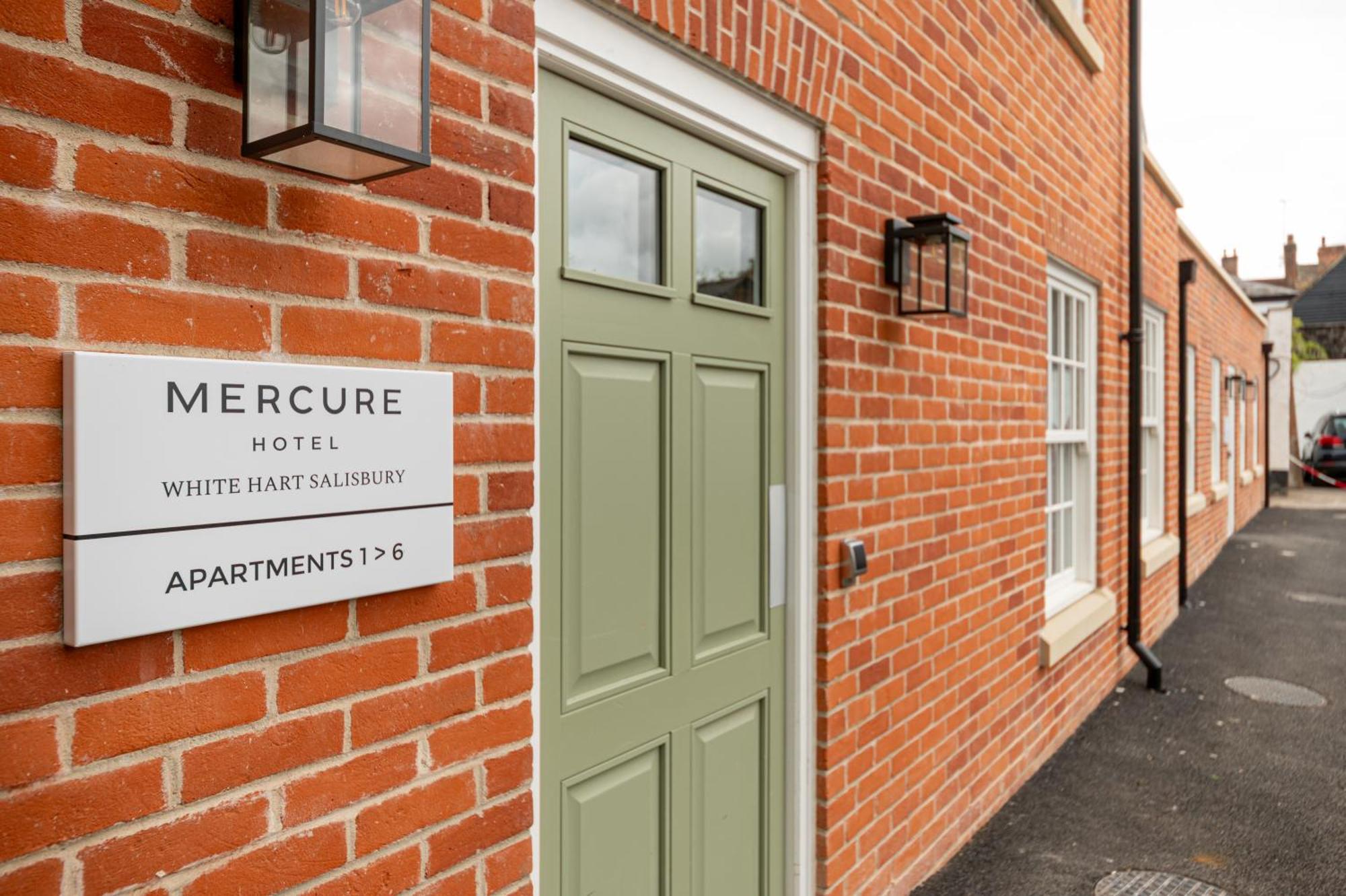Mercure Salisbury White Hart Hotel & Apartments Екстер'єр фото