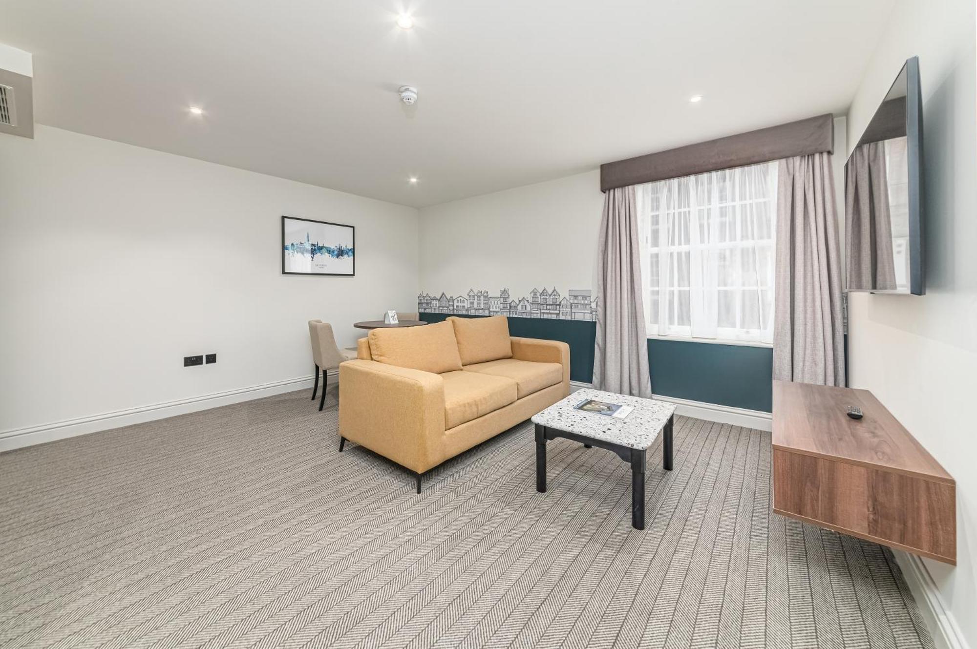 Mercure Salisbury White Hart Hotel & Apartments Екстер'єр фото