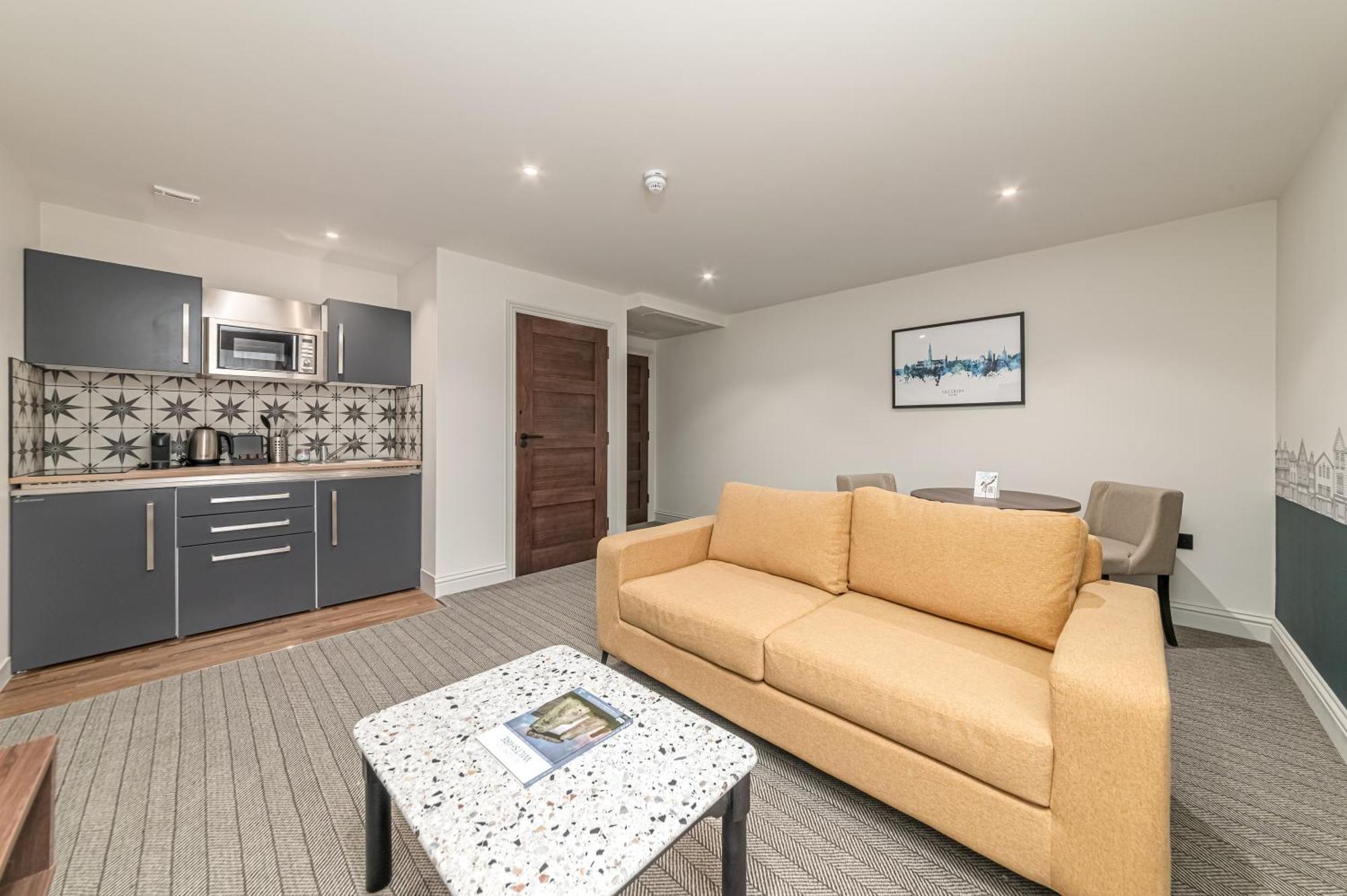 Mercure Salisbury White Hart Hotel & Apartments Екстер'єр фото