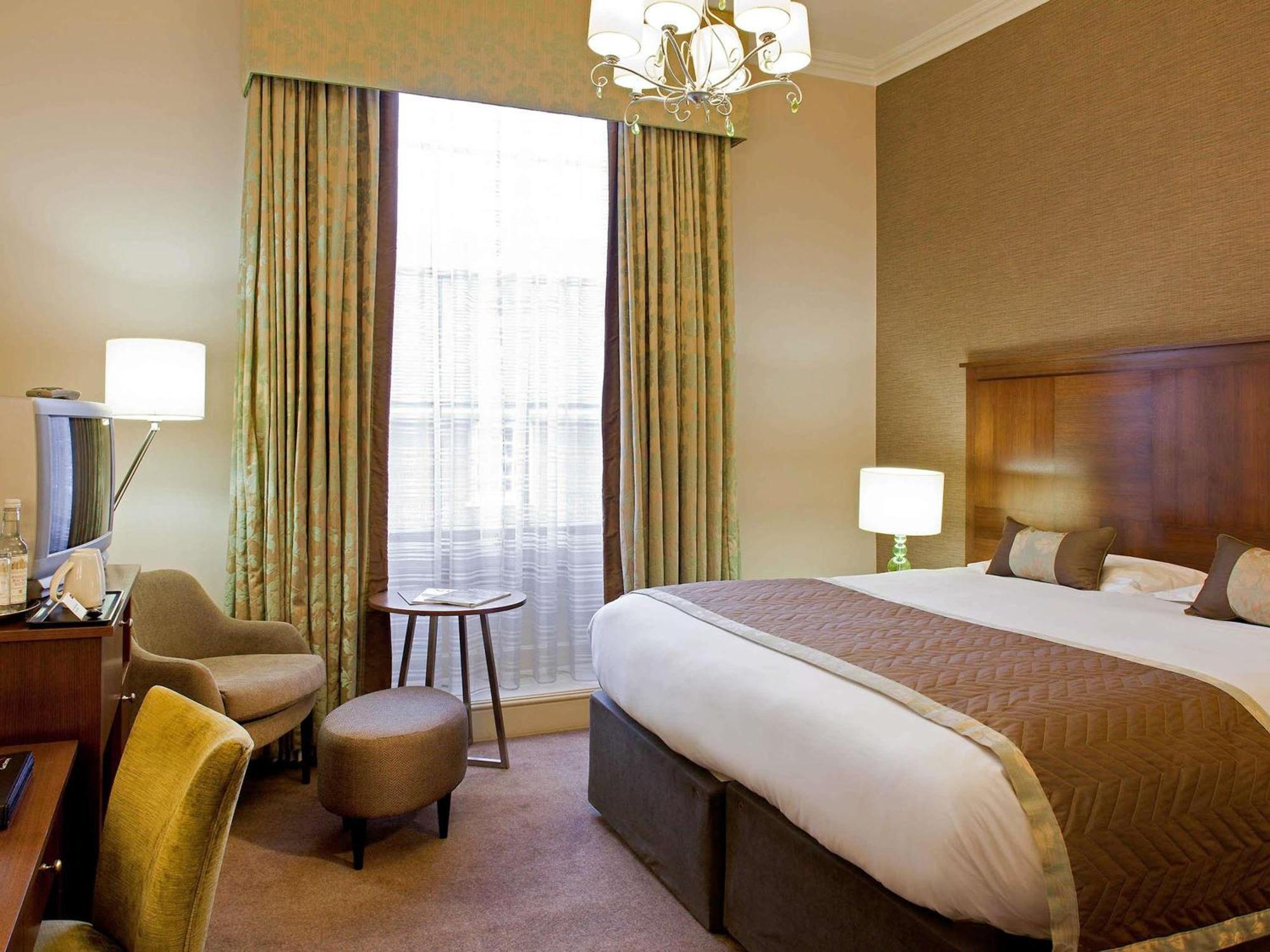 Mercure Salisbury White Hart Hotel & Apartments Екстер'єр фото