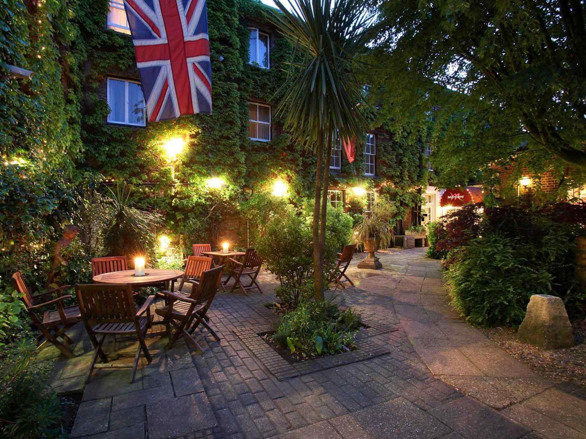 Mercure Salisbury White Hart Hotel & Apartments Екстер'єр фото